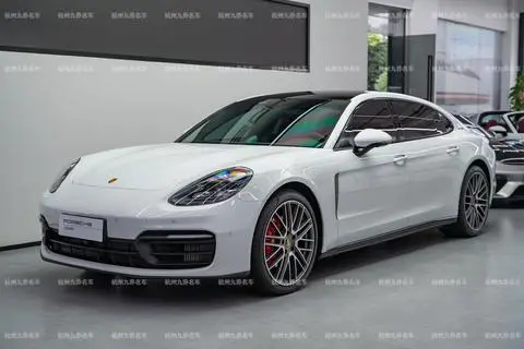 Porsche Panamera 2023