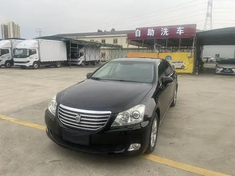 Toyota Crown 2010