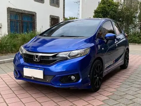 Honda Fit 2018 — фото 1