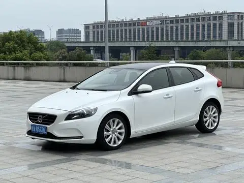 Volvo V40 2016 — фото 1