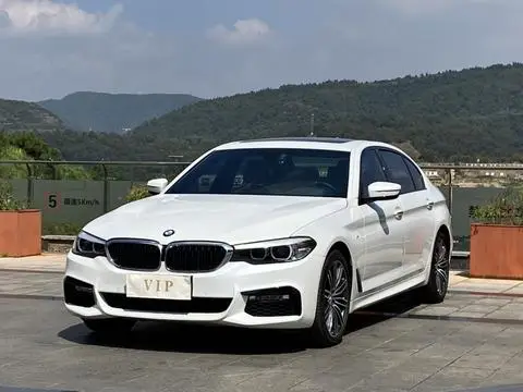 BMW 5 Series 2018 — фото 1