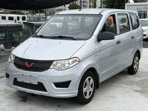 Wuling Hongguang 2015 — фото 1