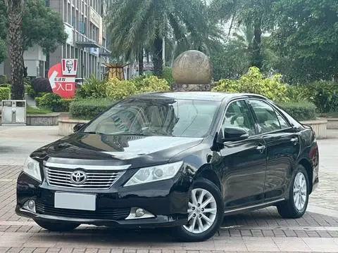 Toyota Camry 2013 — фото 1