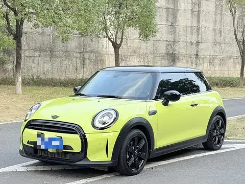 MINI MINI 2023