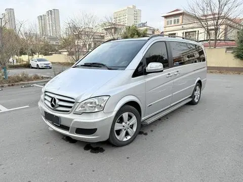 Mercedes-Benz 唯雅诺 2011