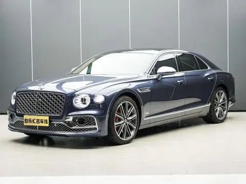 Bentley 飞驰PHEV 2022