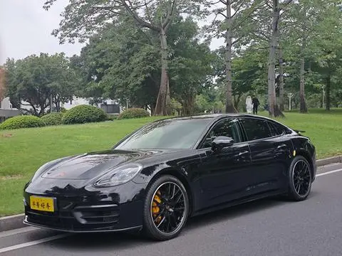 Porsche Panamera 2022