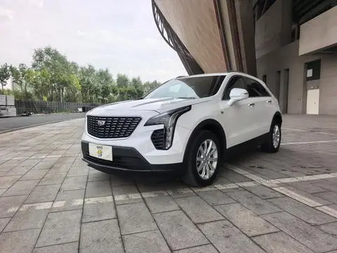 Cadillac XT4 2020 — фото 1