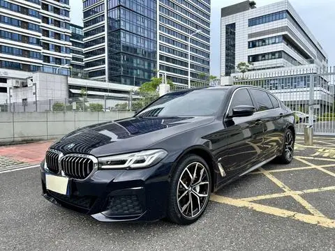 BMW 5 Series 2022 — фото 1