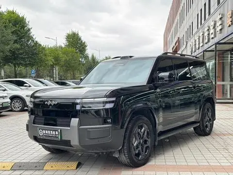 BYD Leopard 钛7 PHEV 2025