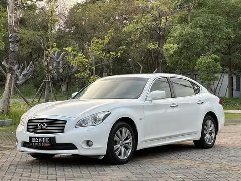 Infiniti M Series 2012