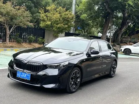 BMW 5 Series 2025