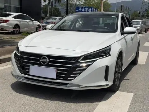 Nissan Teana 2022 — фото 1