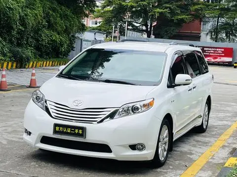 Toyota SIENNA 2015 — фото 1