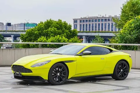 Aston Martin DB11 2019