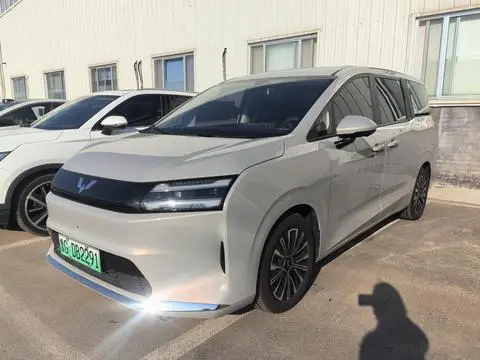 Wuling 星光730 EV 2025