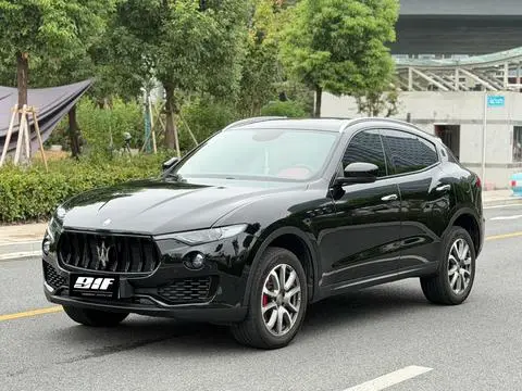 Maserati Levante 2016 — фото 1