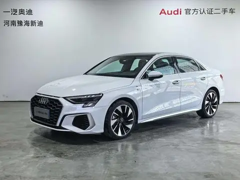 Audi A3 2024 — фото 1