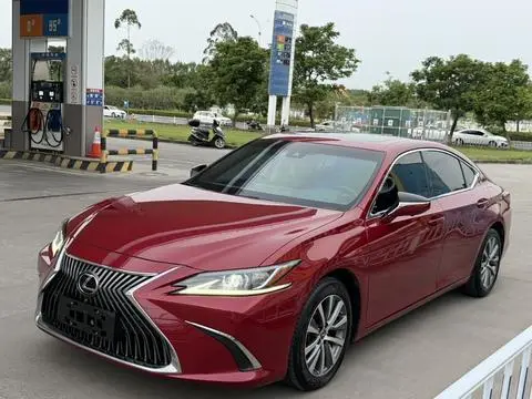 Lexus ES 2020