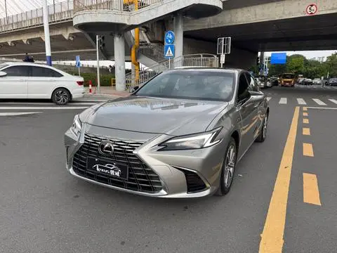 Lexus ES 2025 — фото 1