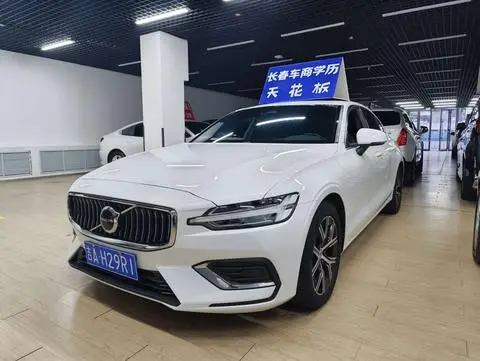 Volvo S60 2023