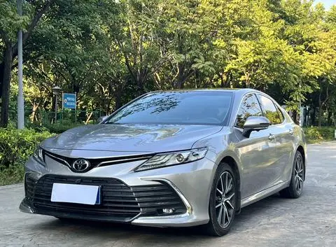 Toyota Camry 2021 — фото 1