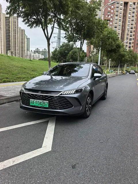 BYD 秦PLUS DM 2026 — фото 1