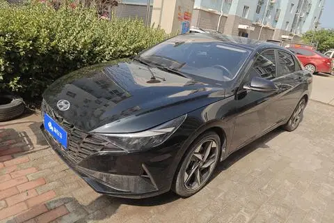 Hyundai Elantra 2023 — фото 1