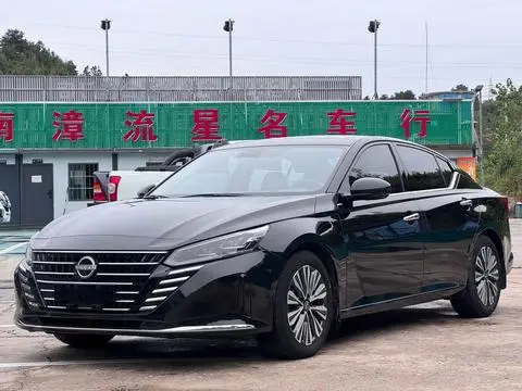 Nissan Teana 2022 — фото 1