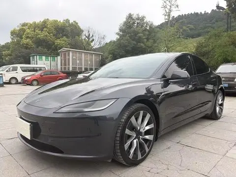 Tesla Model 3 2023 — фото 1