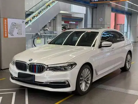 BMW 5 Series 2019 — фото 1