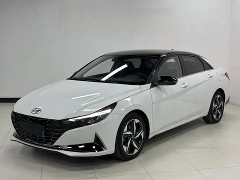 Hyundai Elantra 2022 — фото 1