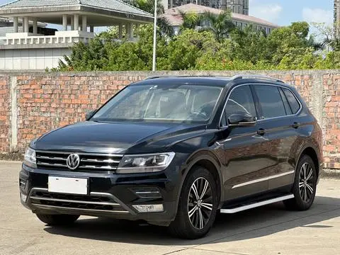 Volkswagen Tiguan L 2019 — фото 1