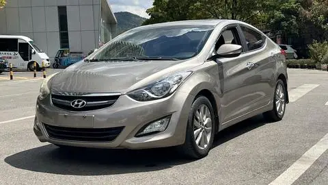 Hyundai Elantra Langdong 2012 — фото 1
