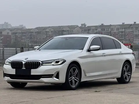 BMW 5 Series 2022 — фото 1
