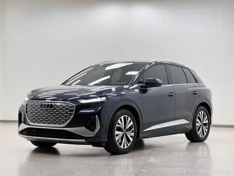 Audi Q4 e-tron 2022 — фото 1