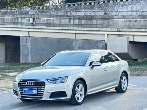 Audi A4L 2017 — фото 1