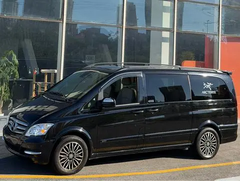 Mercedes-Benz 唯雅诺 2011
