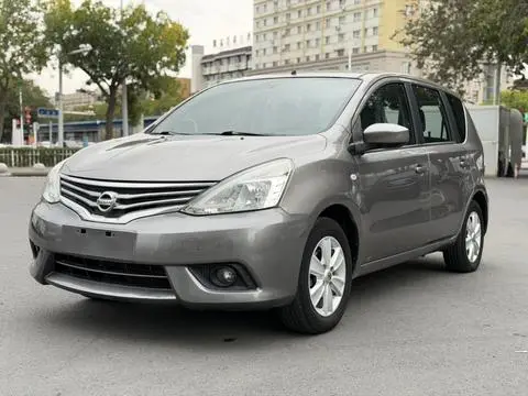 Nissan 骊威 2015