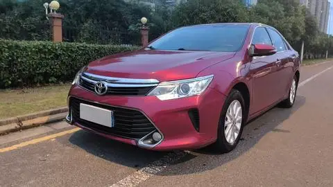 Toyota Camry 2016 — фото 1