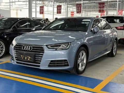 Audi A4L 2017 — фото 1