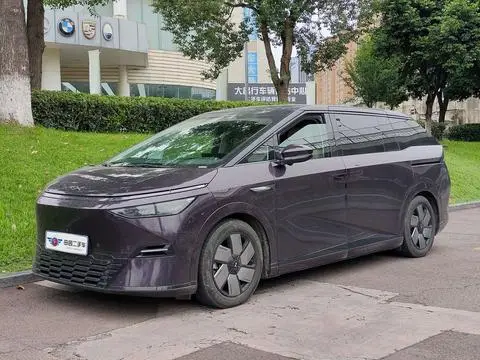 XPeng 小鹏X9 2025