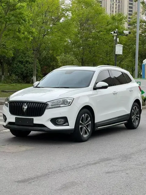 Borgward BX7 2016 — фото 1