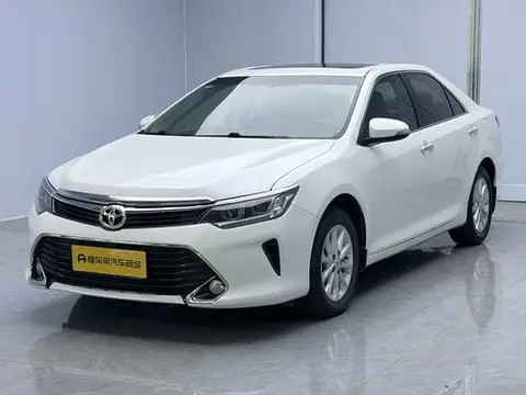 Toyota Camry 2016 — фото 1