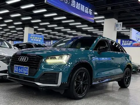 Audi Q2L 2018 — фото 1
