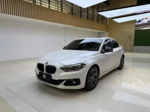BMW 1 Series 2018 — фото 1