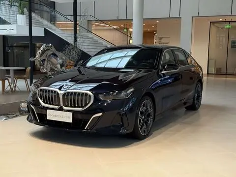 BMW 5 Series 2025