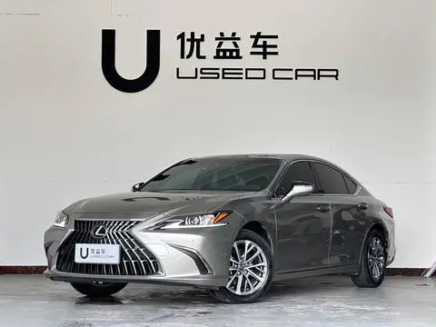 Lexus ES 2021