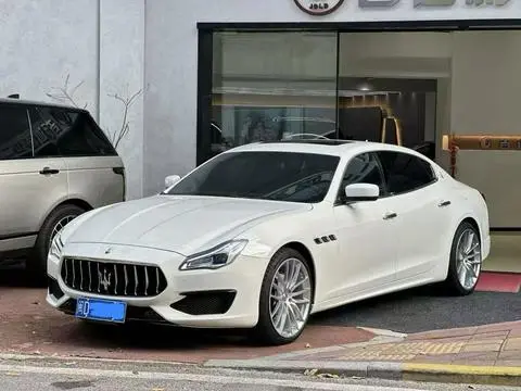 Maserati Quattroporte 2013