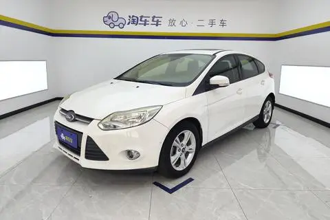Ford Focus 2012 — фото 1